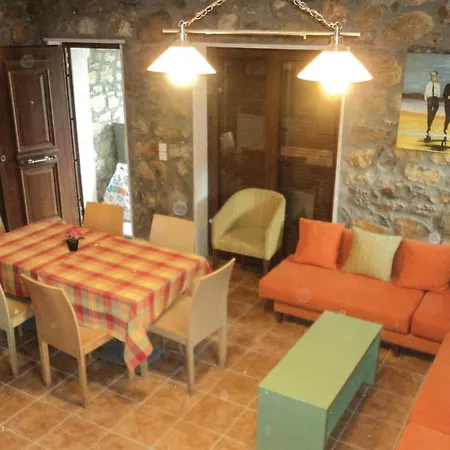 度假居 2 Bedroom Beautiful In Astros Peleponese