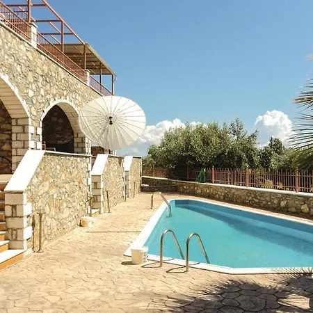 2 Bedroom Beautiful In Astros Peleponese 度假居