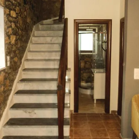 2 Bedroom Beautiful In Astros Peleponese 度假居