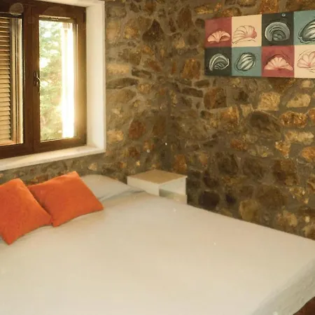 度假居 2 Bedroom Beautiful In Astros Peleponese