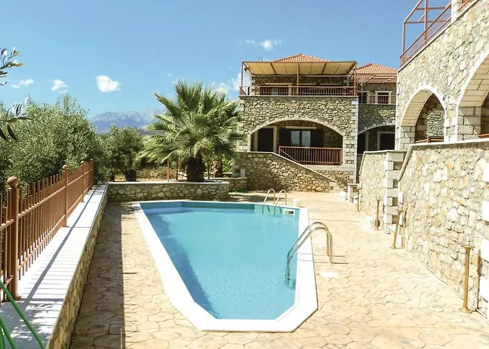 Casa de Férias Gorgeous In Astros Peleponese Koutroufa